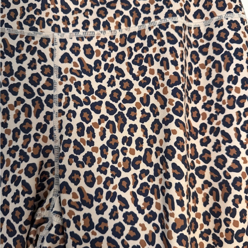 Crown & Ivy Animal Print Leggings Size L